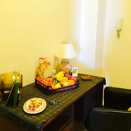 Damareta House *
